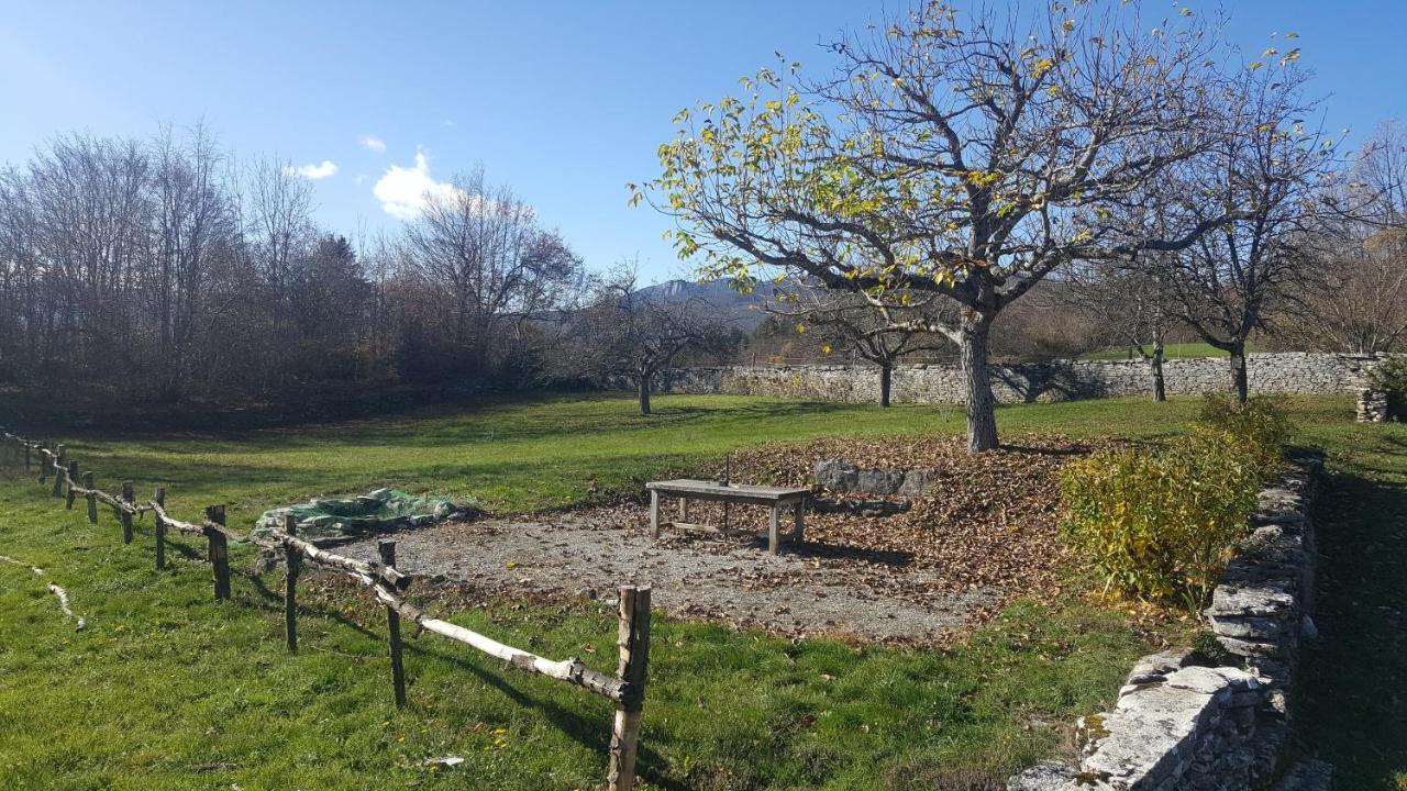 Gite Bard Des Ours Saint-Martin-en-Vercors Buitenkant foto